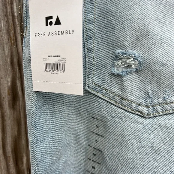 FREE ASSEMBLY Super High Rise Straight Jean Light Wash Women’s Jeans 10 - Picture 13 of 16